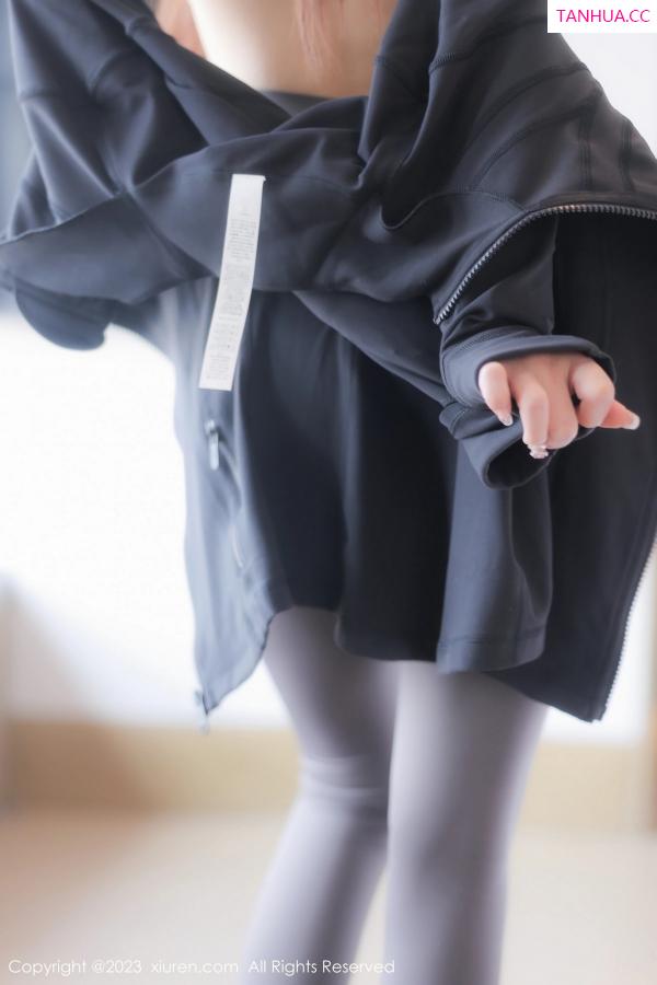   [XiuRen]高清写真图 2023.06.30 No.7001 汐汐baby 运动美腿第35张图片